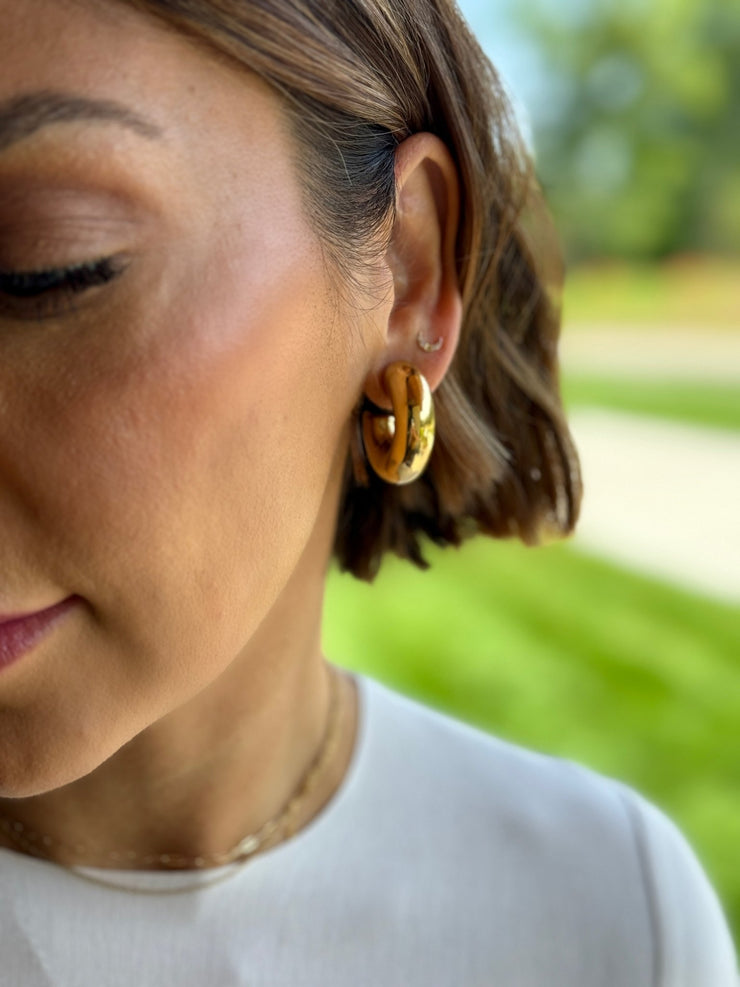 Kelly Tube Hoop Earring - theClothesRak